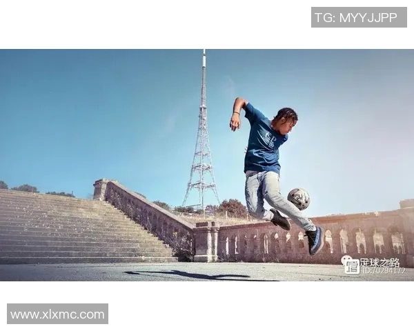 足球草帽的魅力与时尚结合探讨如何在运动中展现个性与风格